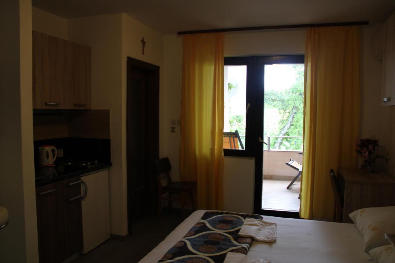 Studio Apartman Stefanija Selce Exterior foto