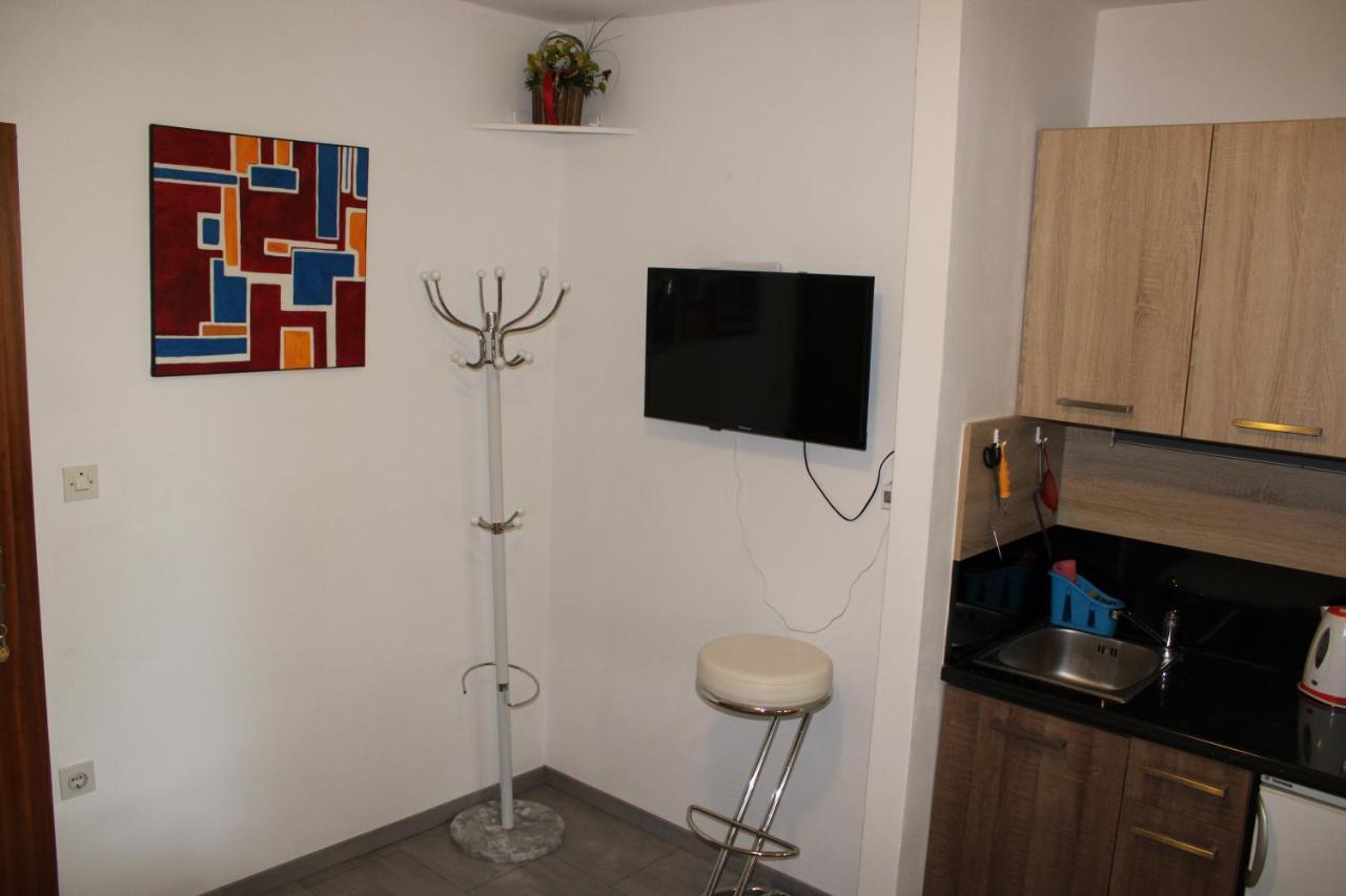 Studio Apartman Stefanija Selce Exterior foto