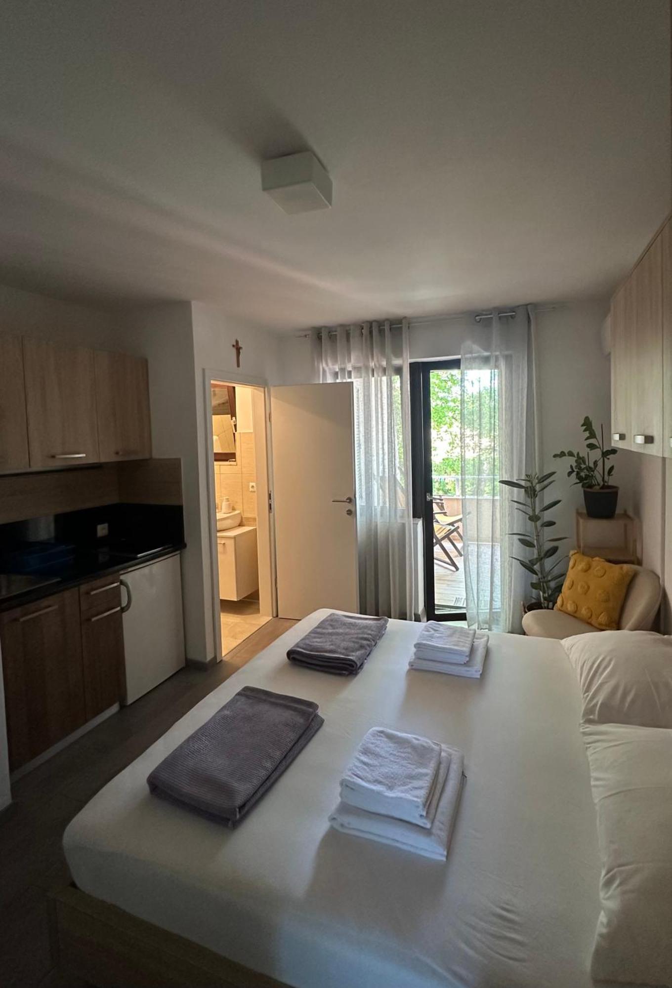Studio Apartman Stefanija Selce Exterior foto